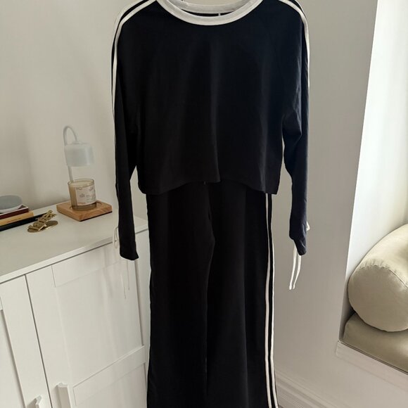 Oak + Fort Lounge Set - Pants and Long Sleeve Cropped Ahirt - Picture 1 of 8